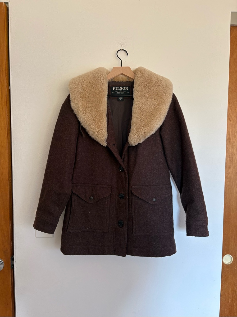 Filson Women's Mackinaw Wool Coat with Cream Shearling Collar